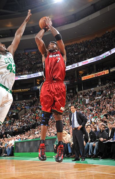 现代足球理 现代足球理